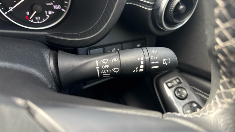 Nissan Juke 1.0 DiG-T 114 N-Connecta 5dr Petrol Hatchback